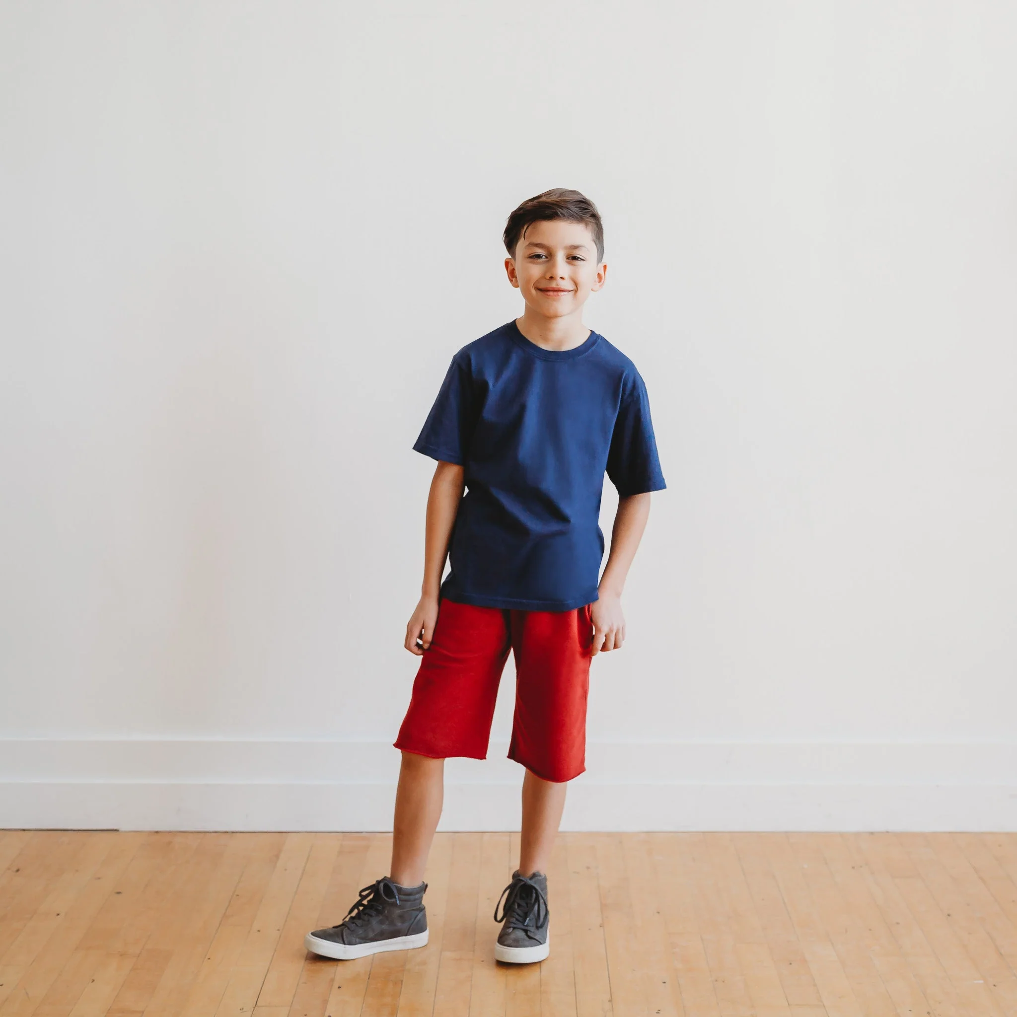 Boys Soft Organic Cotton Jersey Short Sleeve Crew Tee | Charcoal - Drispect